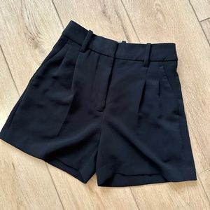 Aritzia Wilfred Effortless Shorts